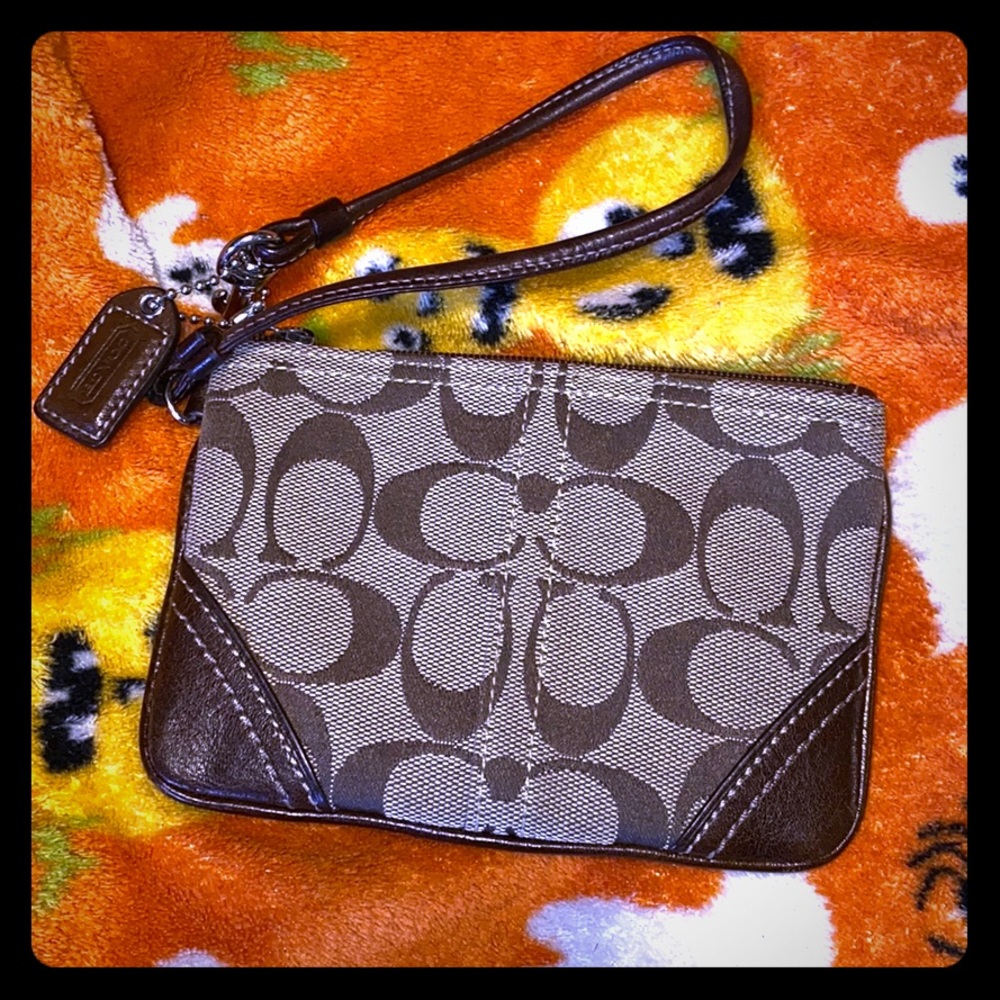 Wristlet Coach